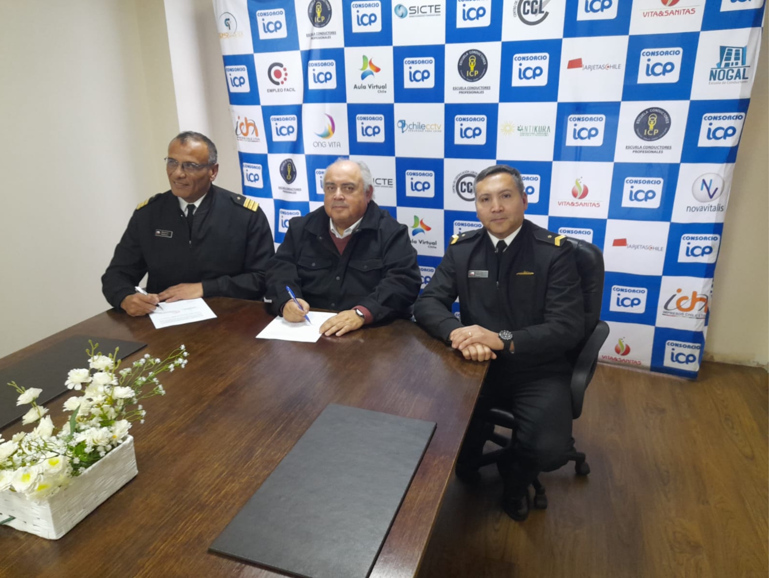 Consorcio ICP firma Convenio con Armada de Chile